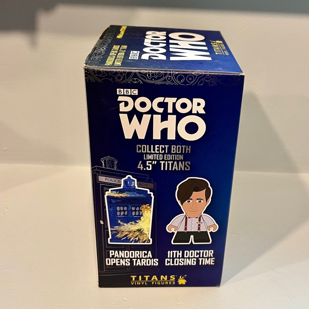 Doctor Who Pandorica Opens Tardis Limited Edition 4.5” Titan Figure - Picture 8 of 8